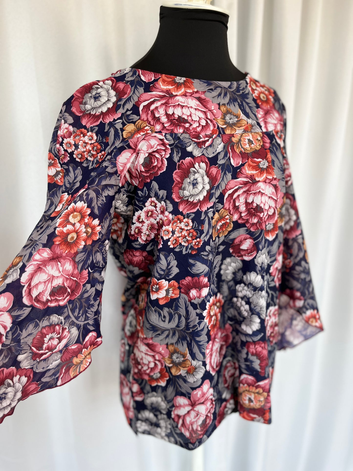 70s Floral 3/4 Sleeve Mesh Top