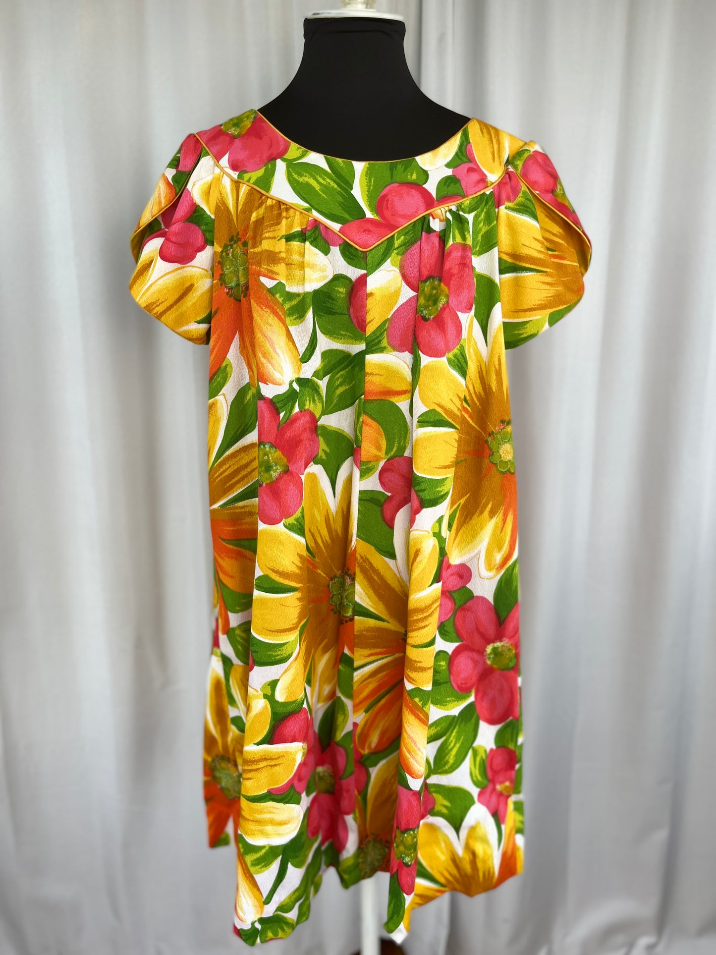 70s Alice Polynesian Fashions Dress